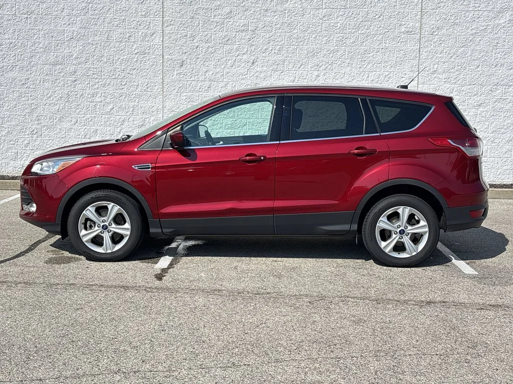 Used 2016 Red Ford SE image 10
