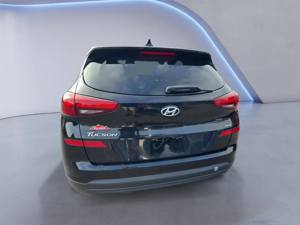 Used 2019 Black Noir Pearl Hyundai SE image 7