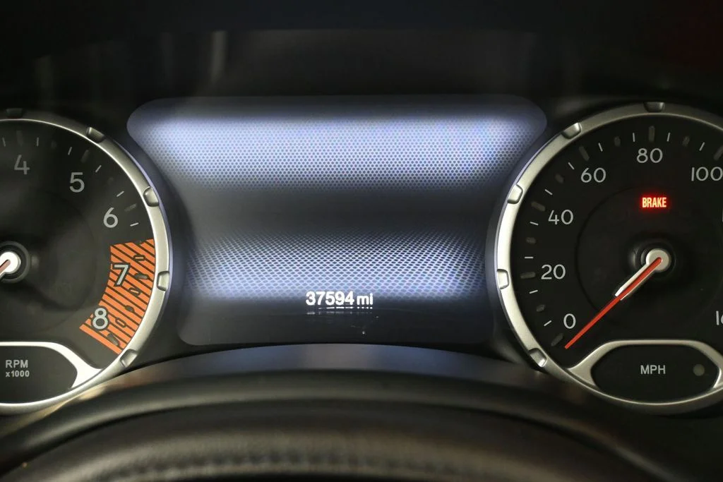 Used 2021 Silver Jeep Limited image 13