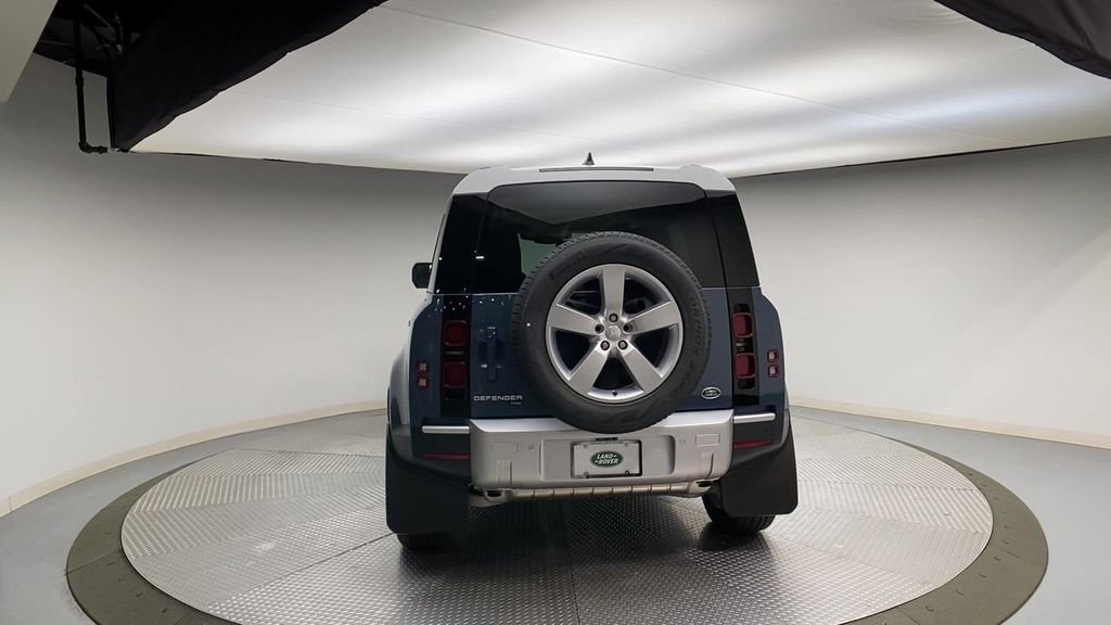 Used 2023 Tasman Blue Metallic Land Rover SE image 7