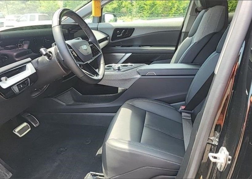 Used 2025 Black Cadillac Sport image 7