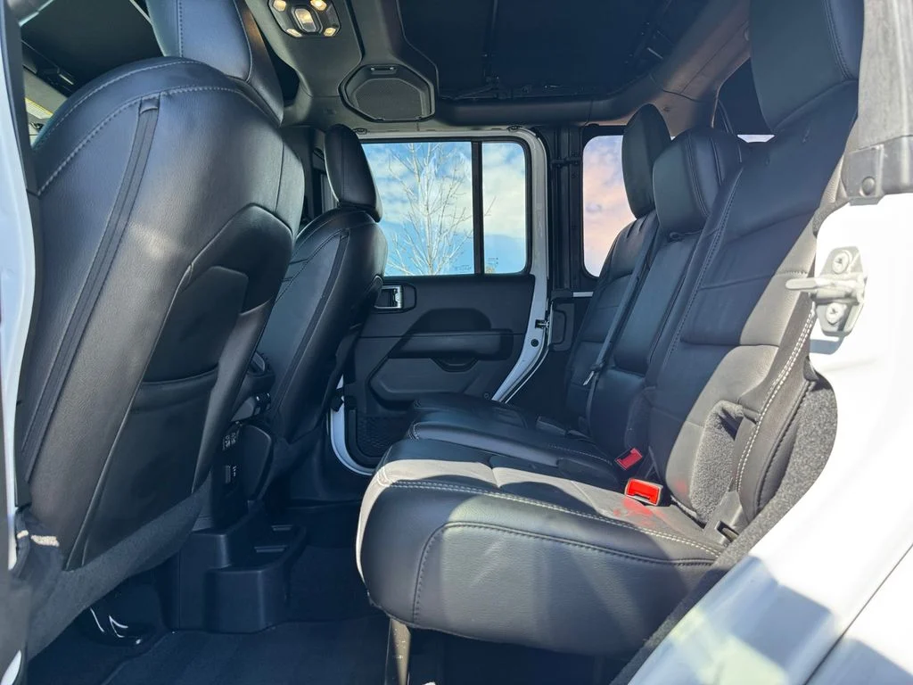 Used 2021 White Jeep Unlimited Sahara image 22