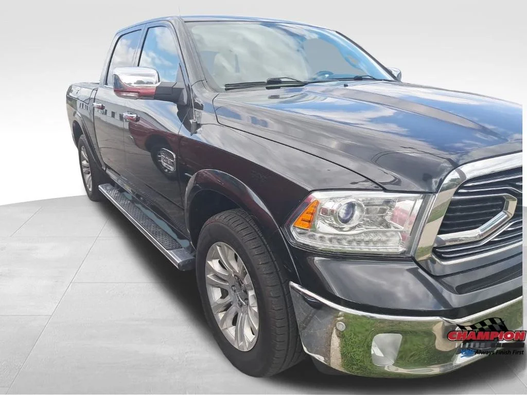 Used 2018 Black Ram Laramie Longhorn image 25