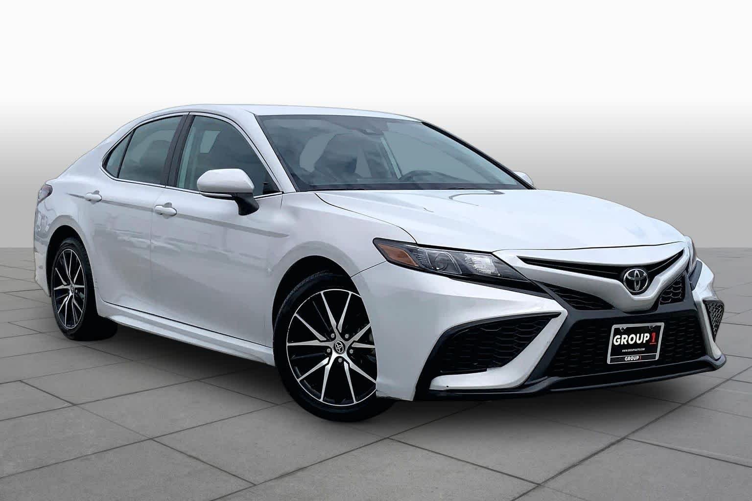 Used 2023 Ice Edge Toyota SE image 3