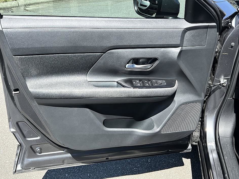 Used 2025 Gun Metallic Nissan SV image 19