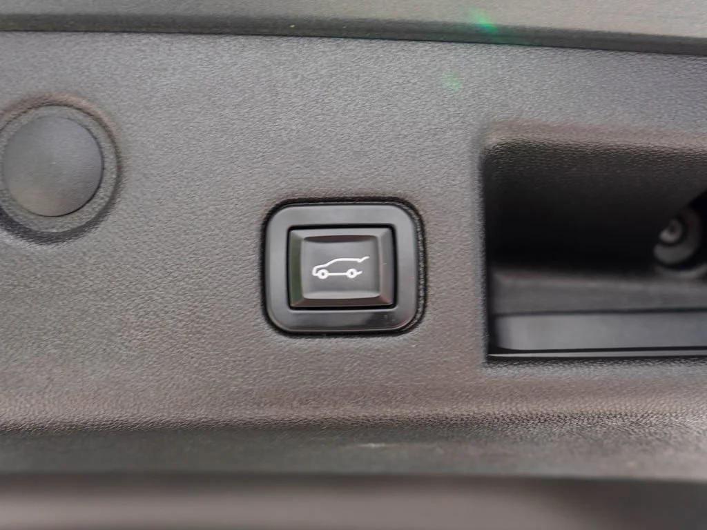 Used 2019 Gray Chevrolet Premier image 36