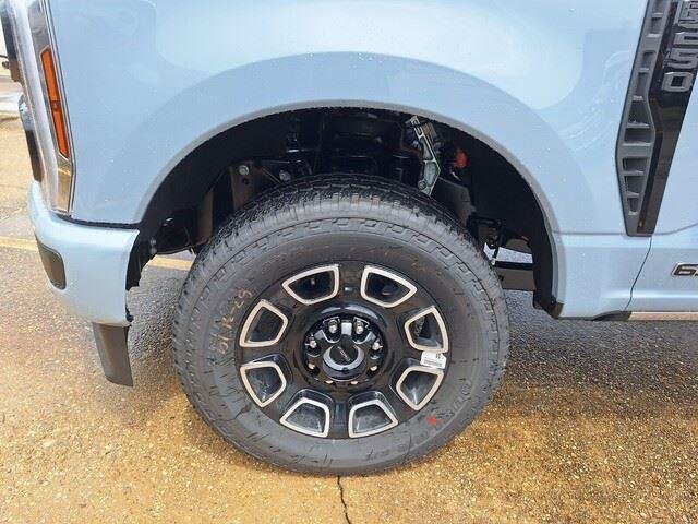 New 2026 Glacier Gray Metallic Tri-Coat Ford F-250® Platinum® image 11