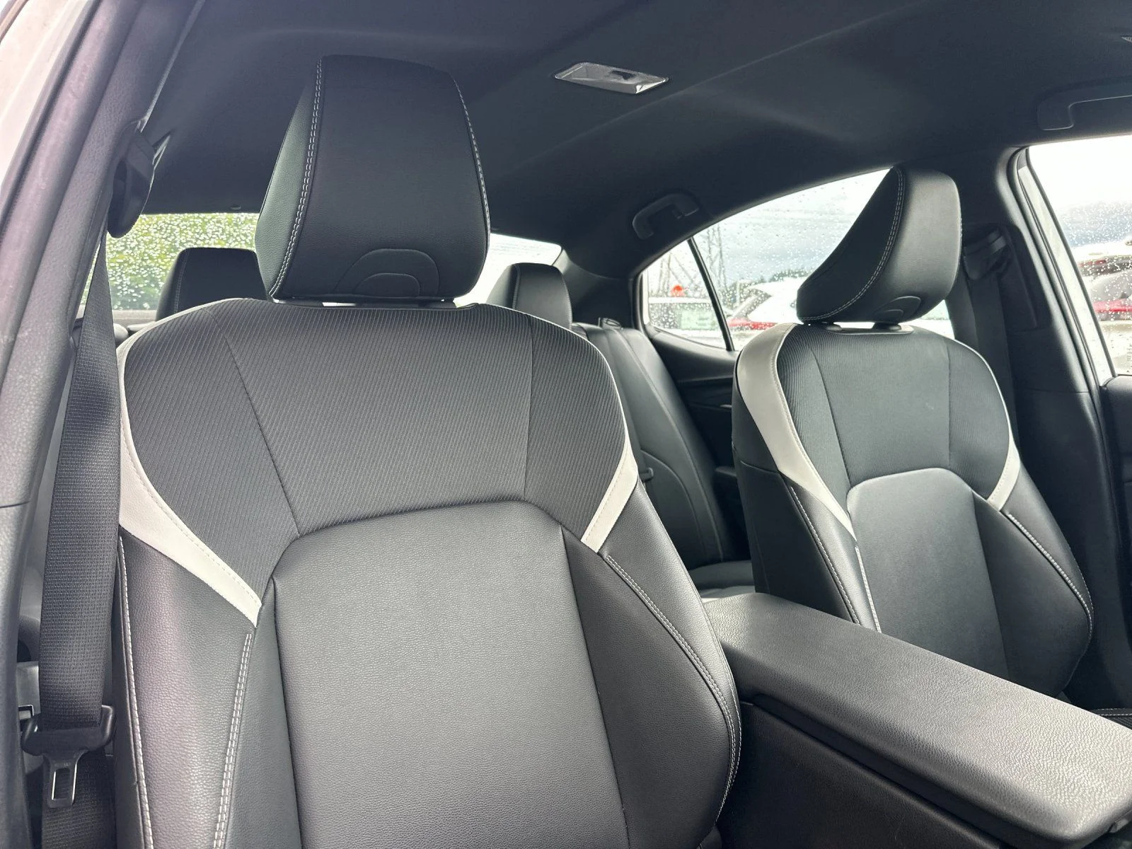 Used 2025 Ice Toyota SE image 15