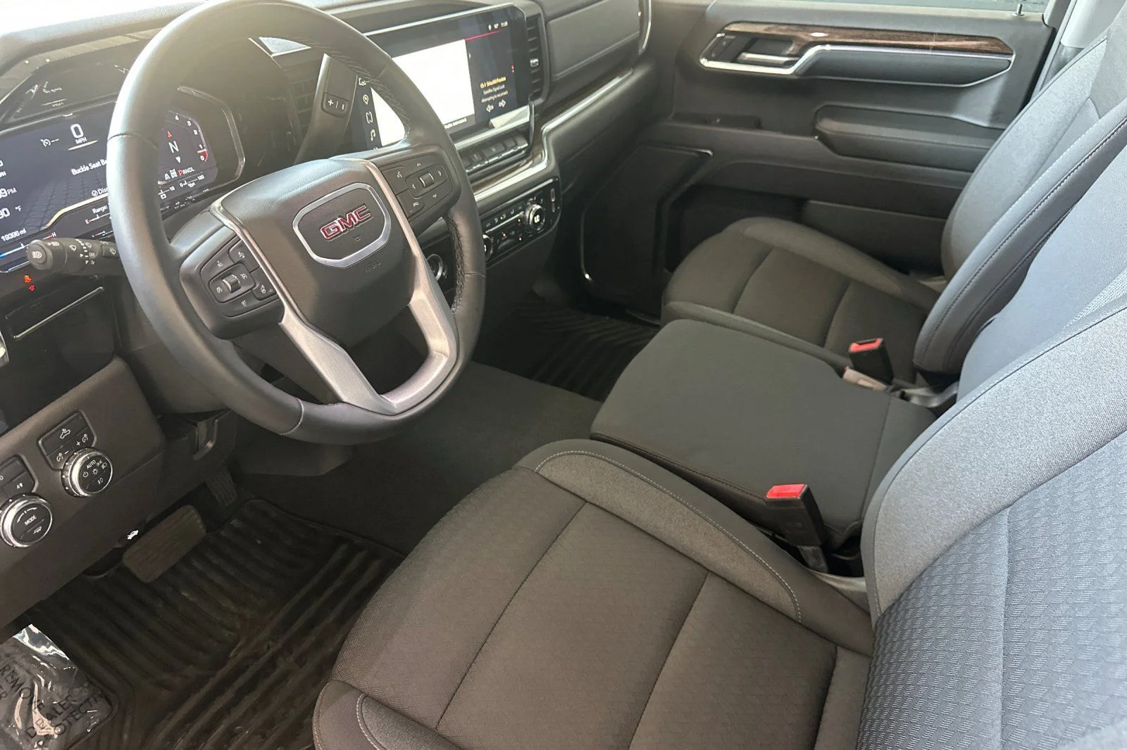 Used 2024 Gray GMC Elevation image 9