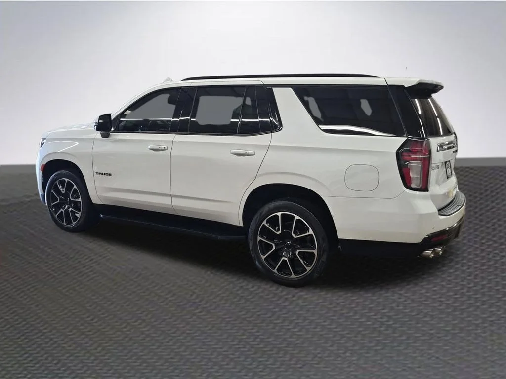 Used 2022 Iridescent Pearl Tricoat Chevrolet RST image 5