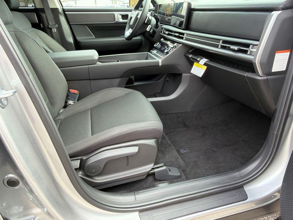 New 2026 Silver Hyundai SE image 13