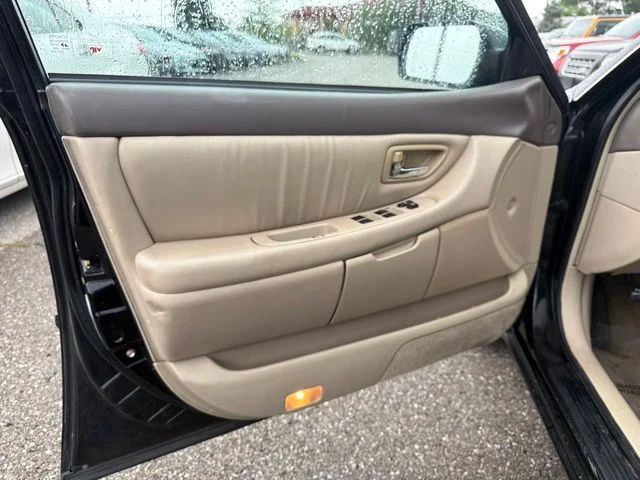 Used 2001 Black Toyota  image 16