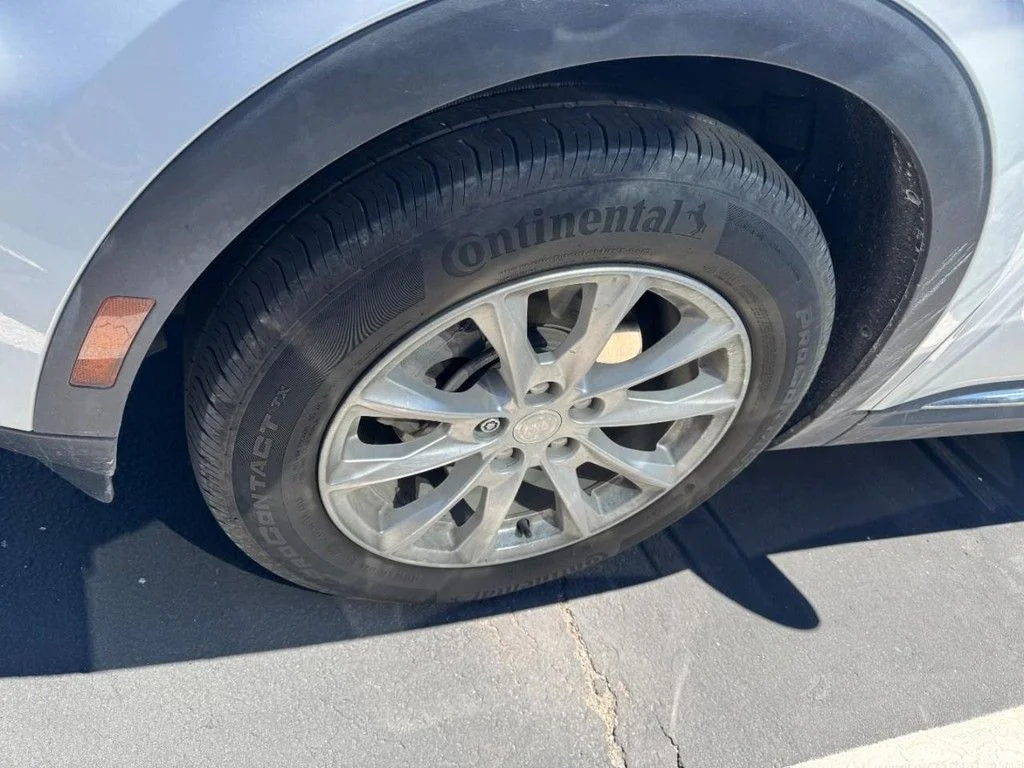 Used 2021 White Buick Preferred image 4