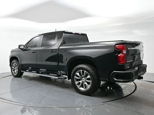 Used 2022 Mosaic Black Metallic Chevrolet RST image 5