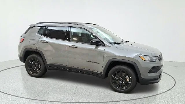 New 2027 Sting-Gray Clear-Coat Paint Jeep Latitude image 14