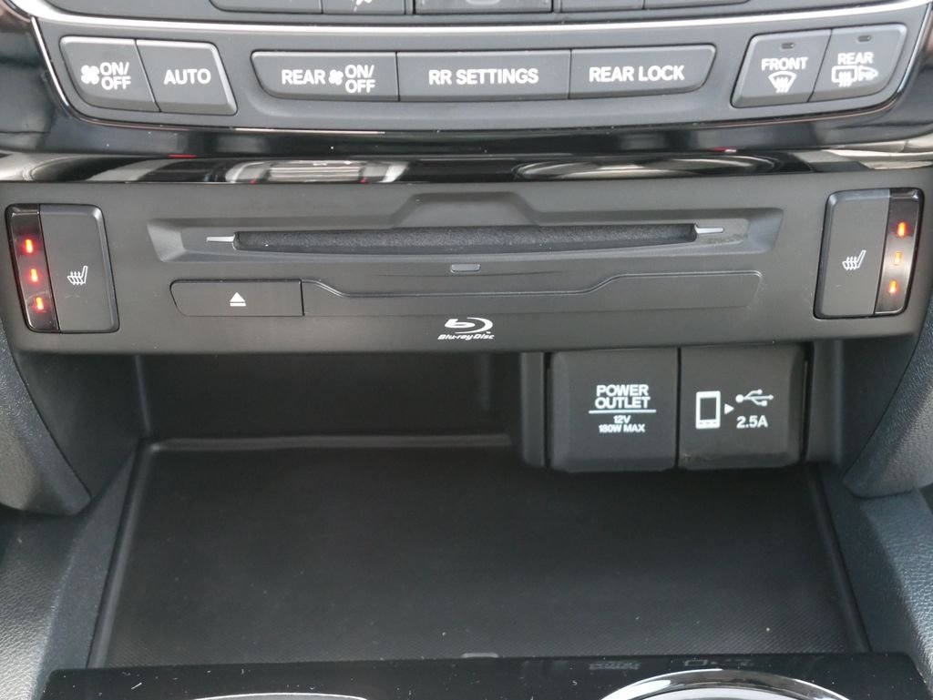Used 2022 White Honda Touring image 27