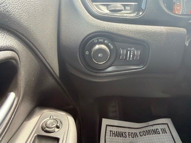 Used 2018 Black Jeep Altitude image 27