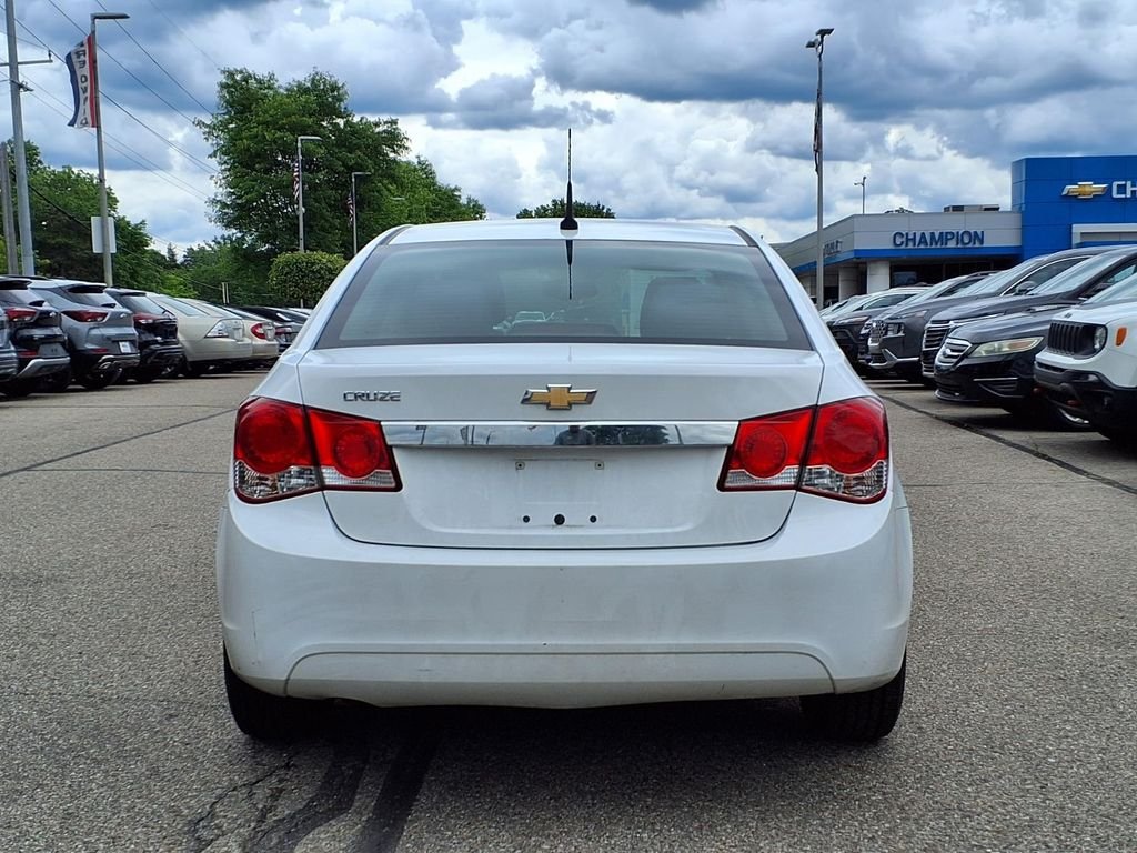 Used 2013 White Chevrolet LS image 5