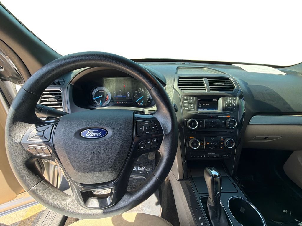 Used 2017 Ingot Silver Metallic Ford Base image 21