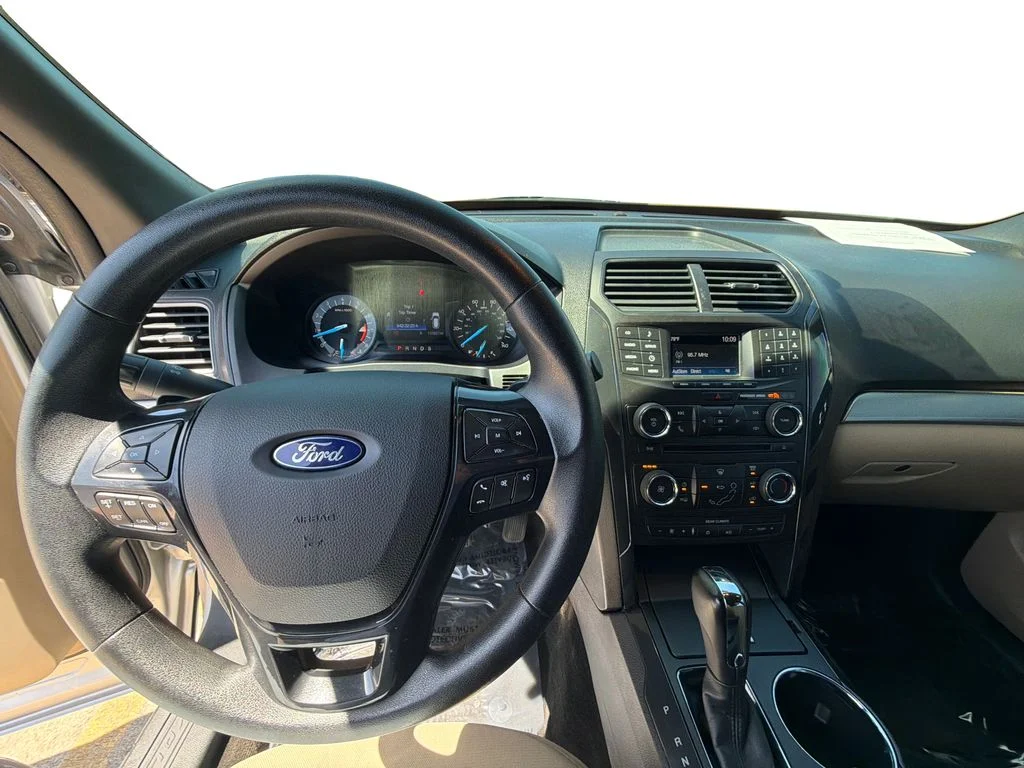 Used 2017 Ingot Silver Metallic Ford Base image 21