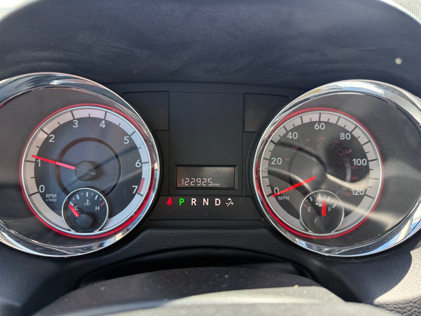 Used 2019 Billet Silver Metallic Clearcoat Dodge SE image 11