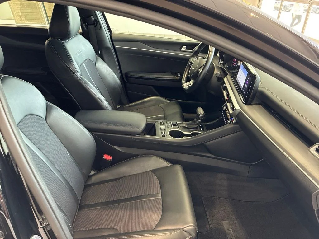 Used 2022 Black Kia GT-Line image 38