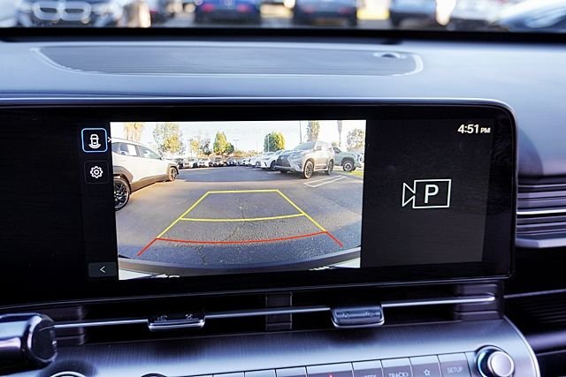 Used 2026 White Hyundai SEL Sport image 25