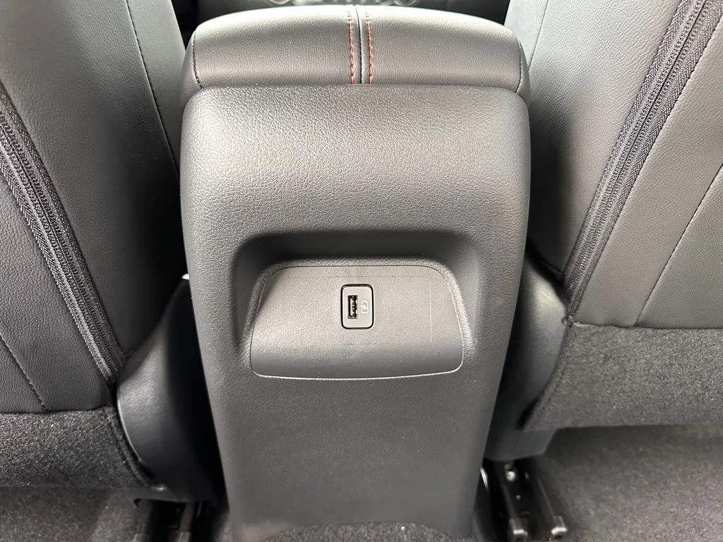 New 2025 Two-tone Atlantic Gray Metallic / Super Black Nissan SR image 18
