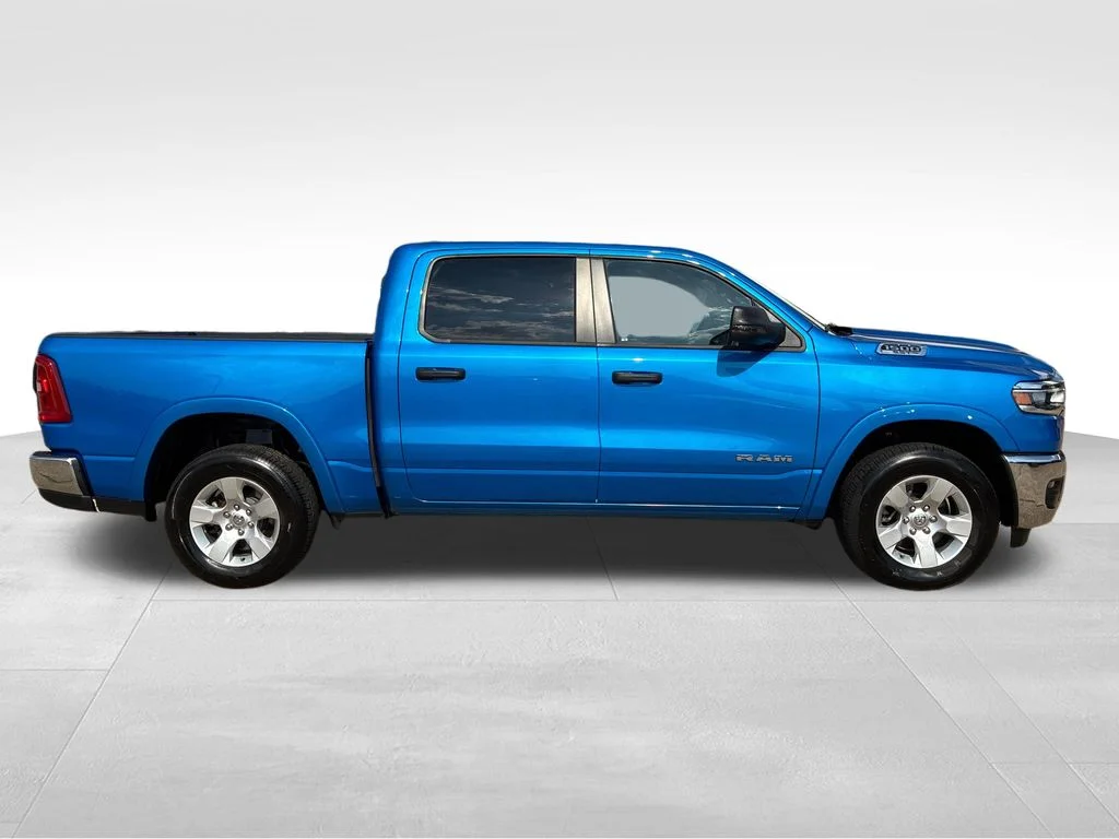 Used 2025 Blue Ram Big Horn/Lone Star image 7