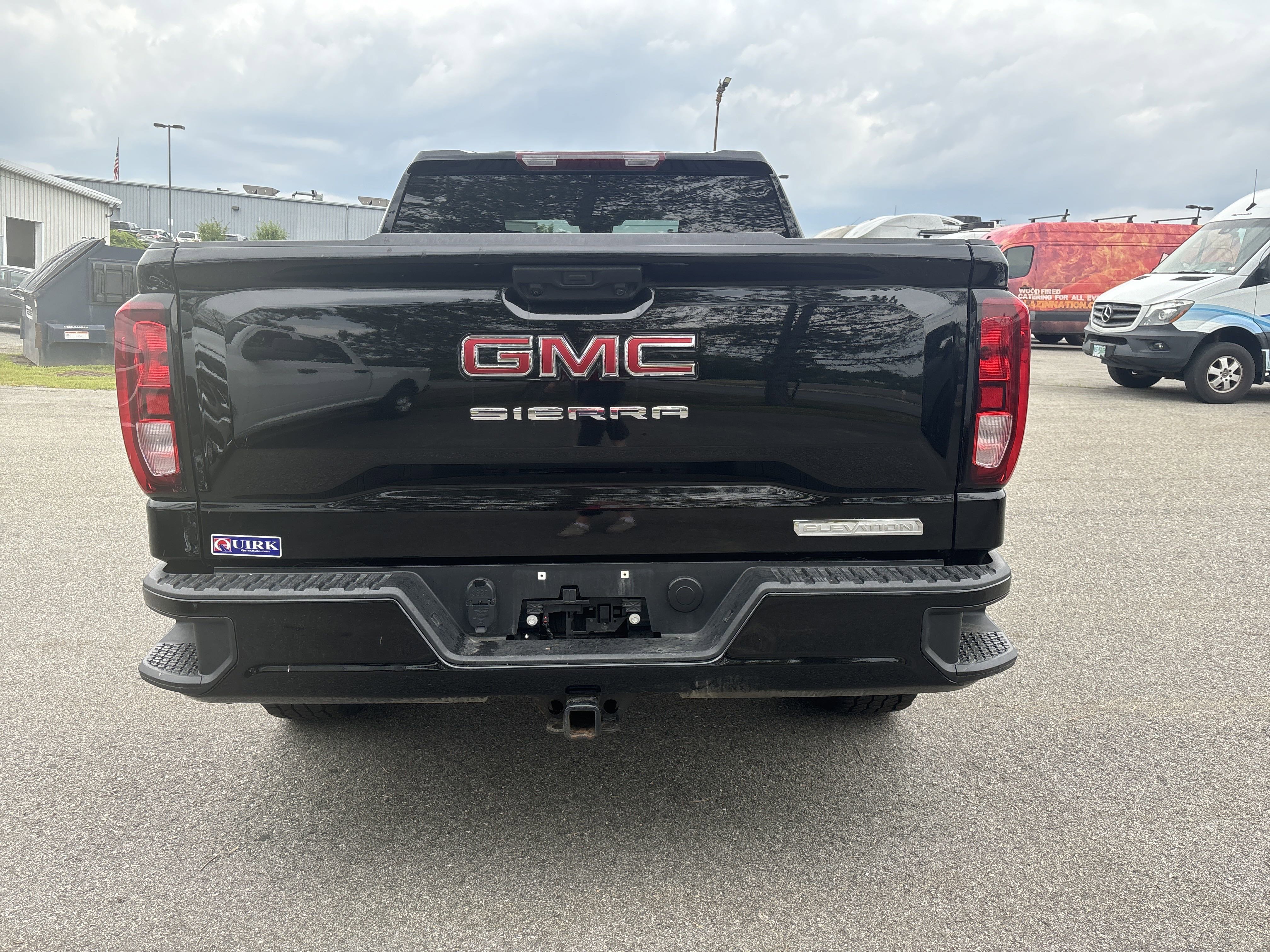 Used 2024 Onyx Black GMC Elevation image 4