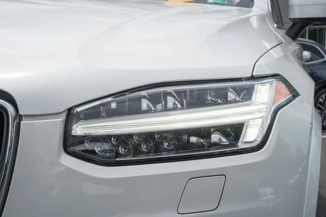 Used 2023 Crystal White Volvo Plus image 13
