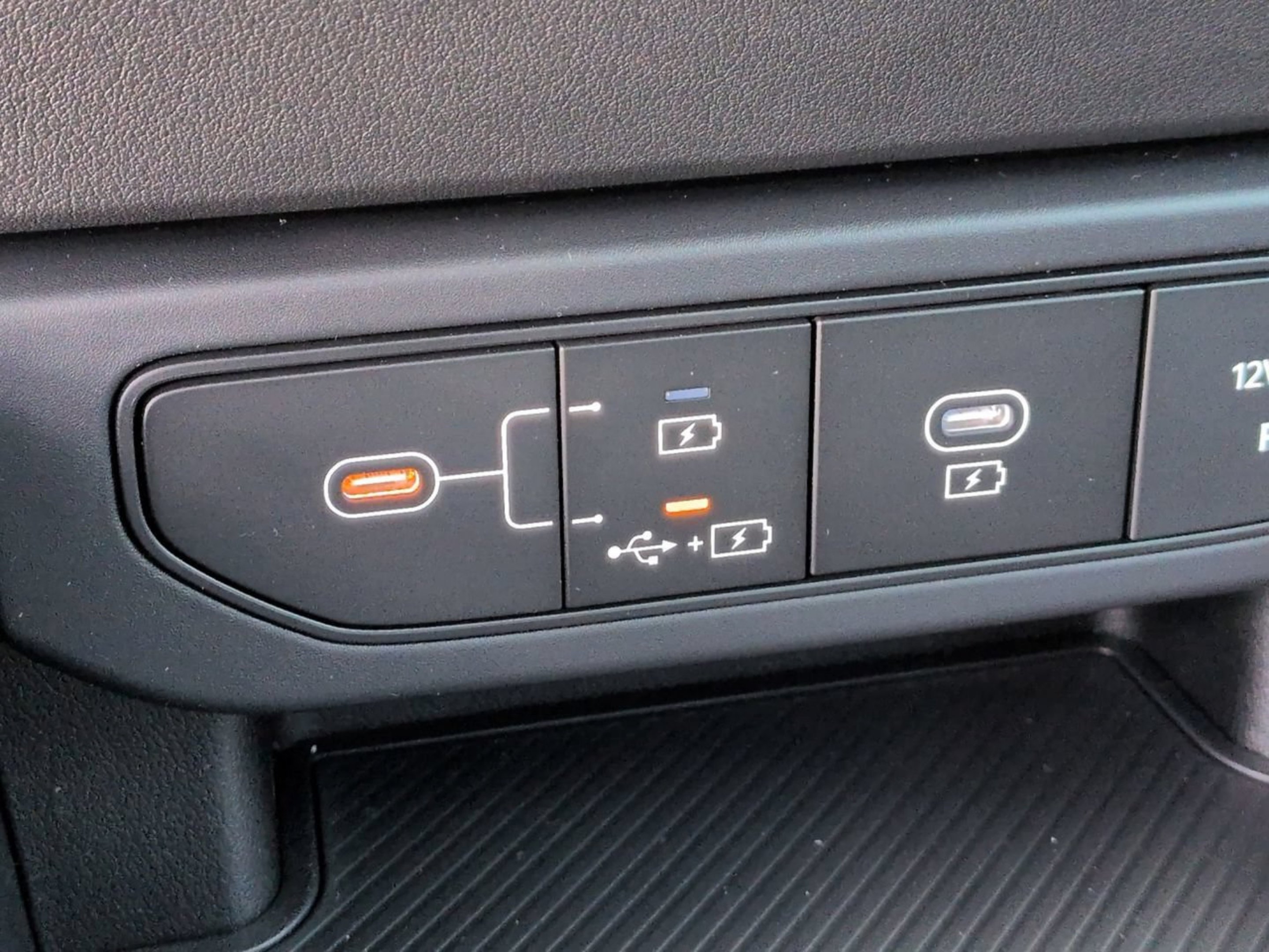 New 2026 Snow White Pearl Kia LXS image 14