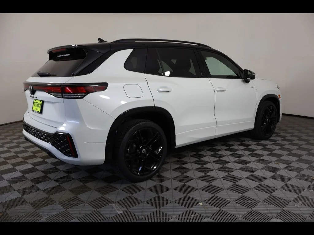 New 2026 White/off-white Volkswagen 2.0T SE R-Line Black image 6