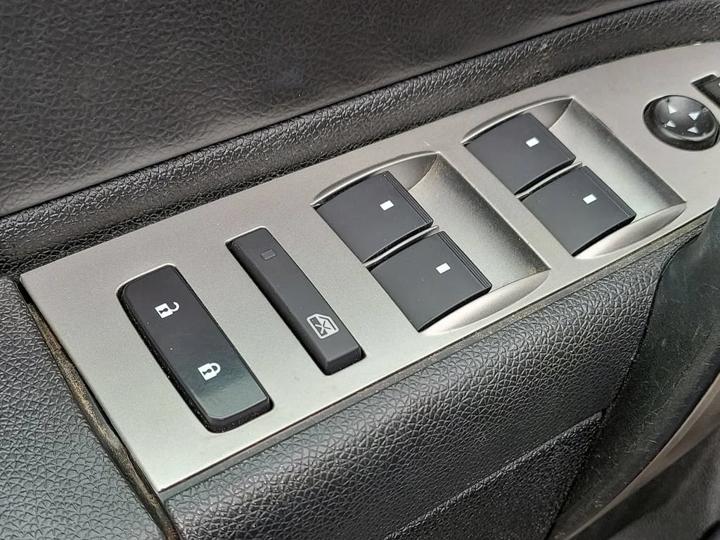 Used 2013 BLACK Chevrolet LT image 16