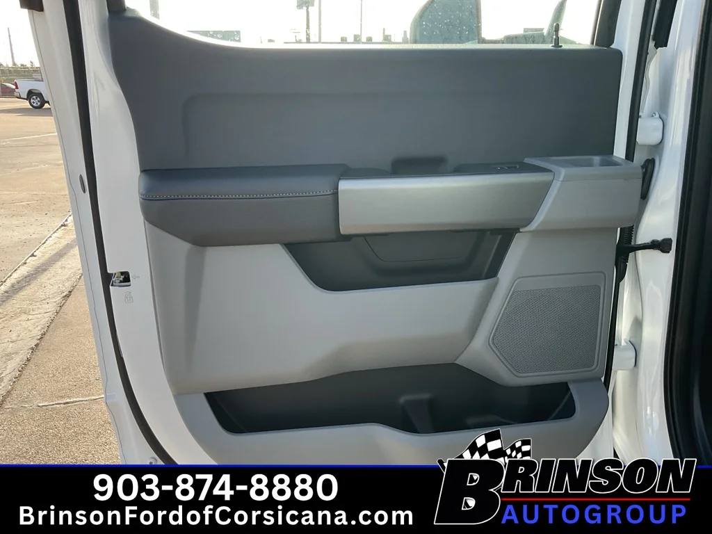 New 2026 Oxford White Ford XL image 6