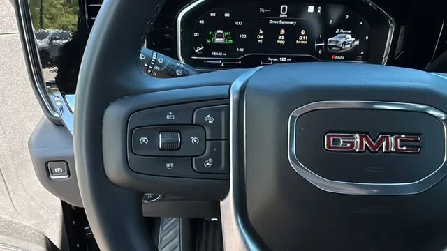 Used 2025 Onyx Black GMC Elevation image 21