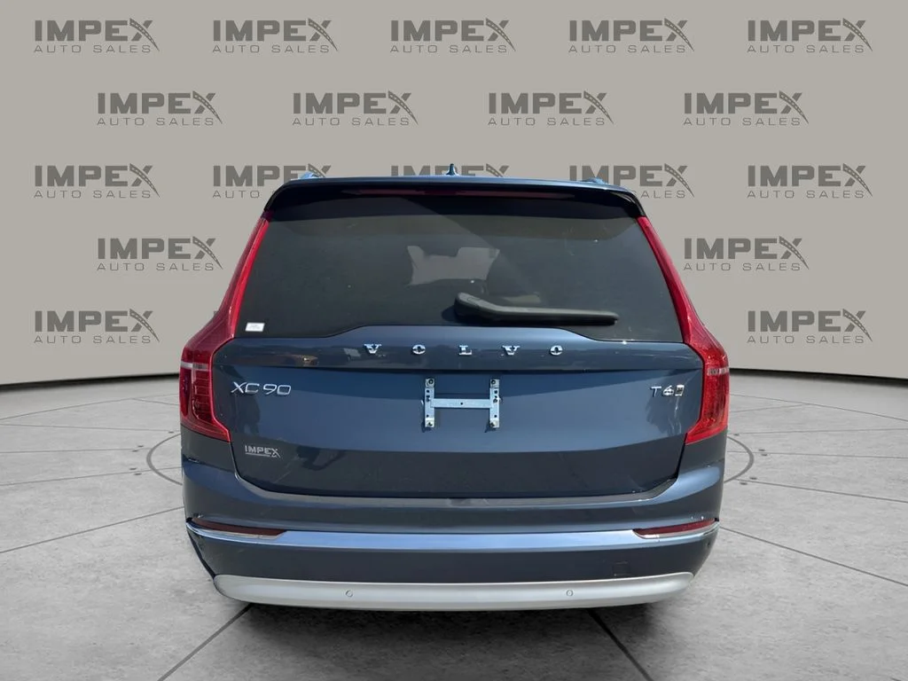 Used 2022 Blue Volvo T6 Inscription image 4