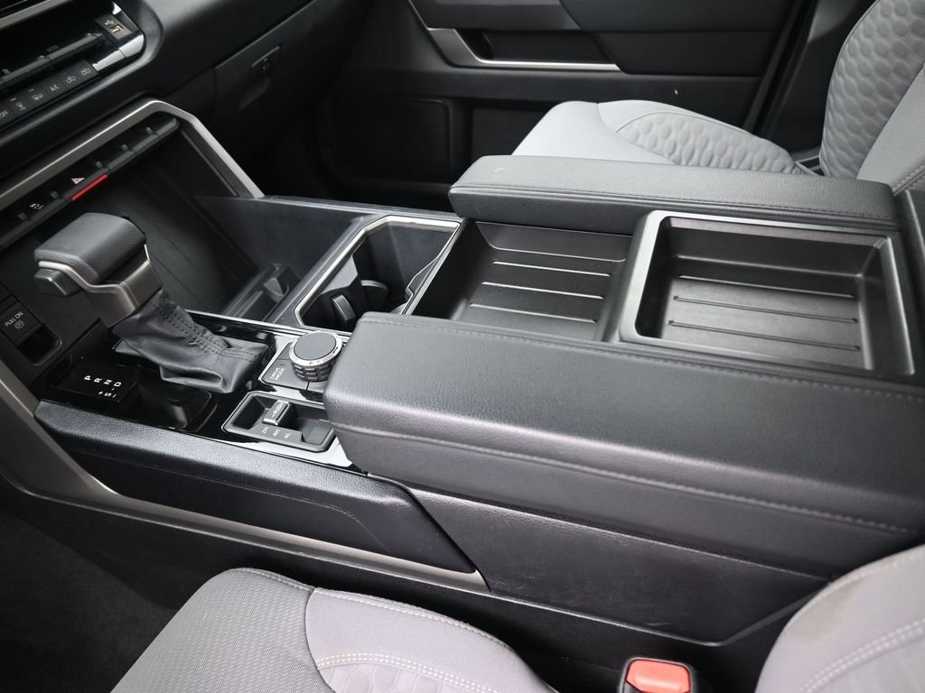 Used 2023  Toyota SR5 image 32
