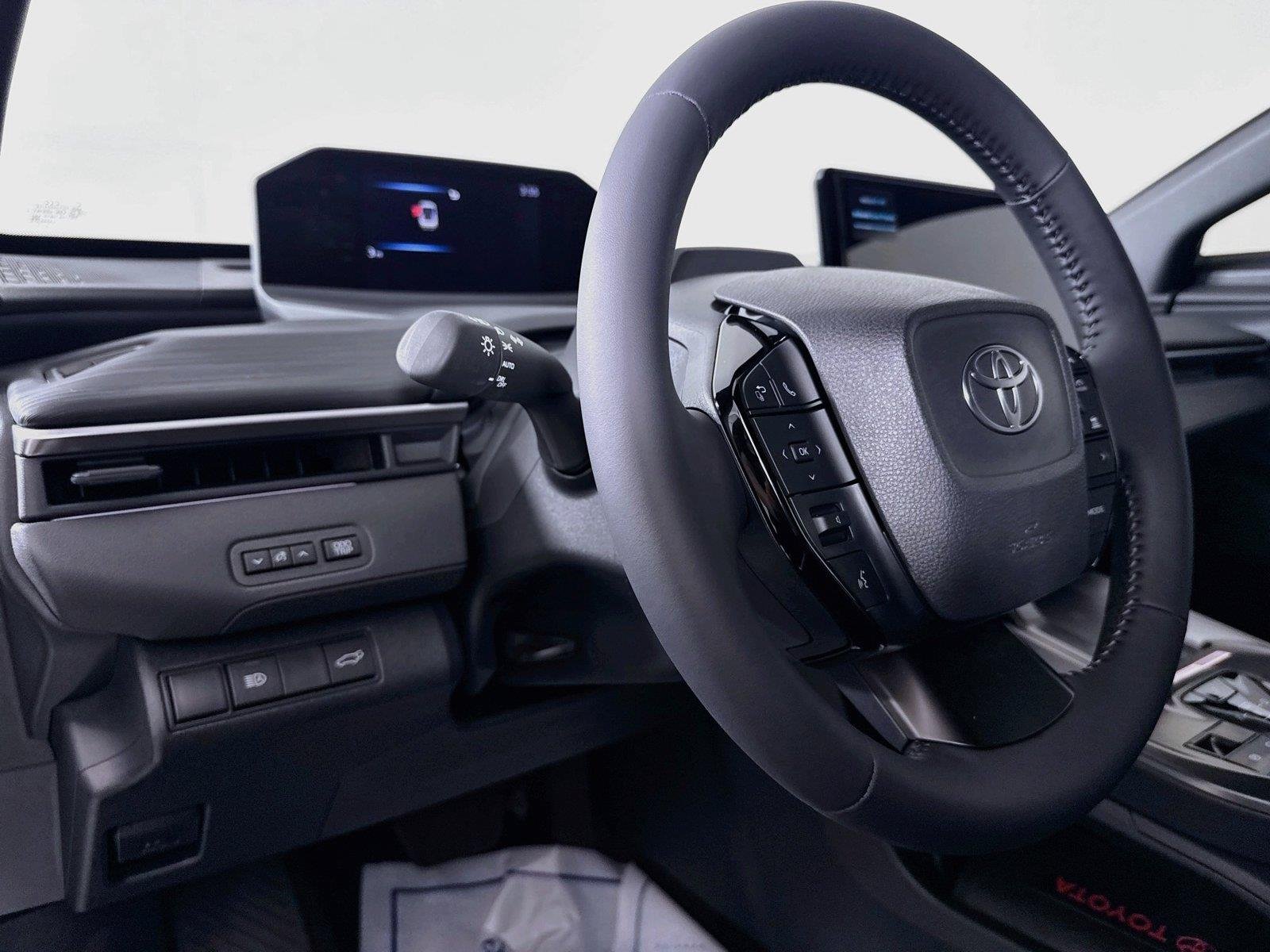 New 2026 Wind Chill Pearl Toyota SE image 4