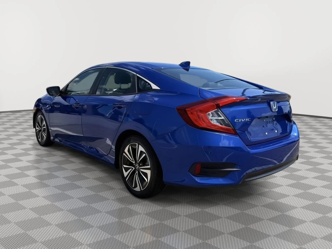 Used 2018 Aegean Blue Metallic Honda EX-L image 4