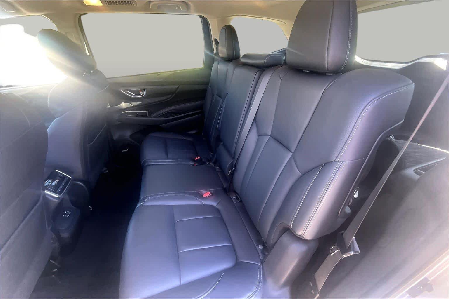 Used 2023 Ice Silver Metallic Subaru Limited image 20