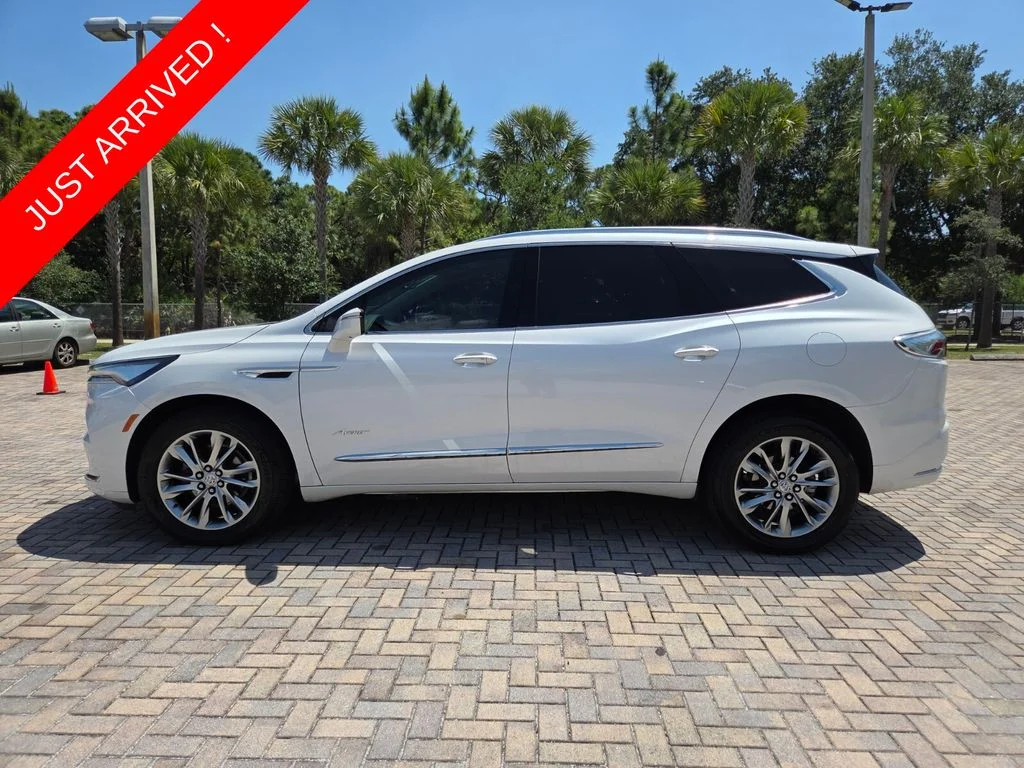Used 2023 White Buick Avenir image 8