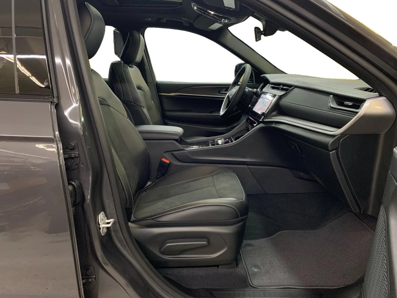 New 2026 Baltic Grey Metallic Jeep Altitude image 17