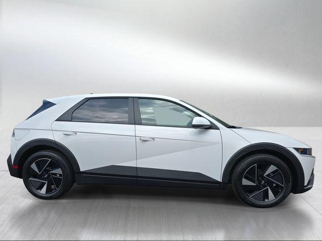 New 2026 White Hyundai SE image 2