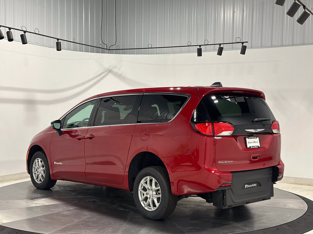 Used 2027 Red Chrysler Wheelchair Accessible-LX image 13