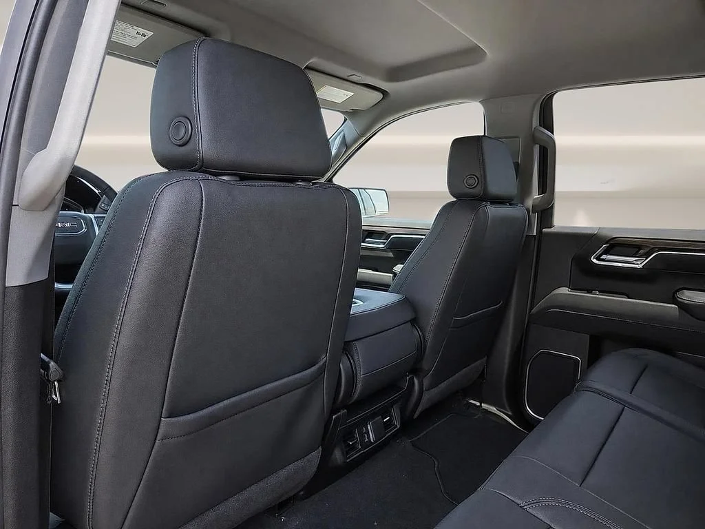2026 GMC Sierra 1500 SLT - Photo 10