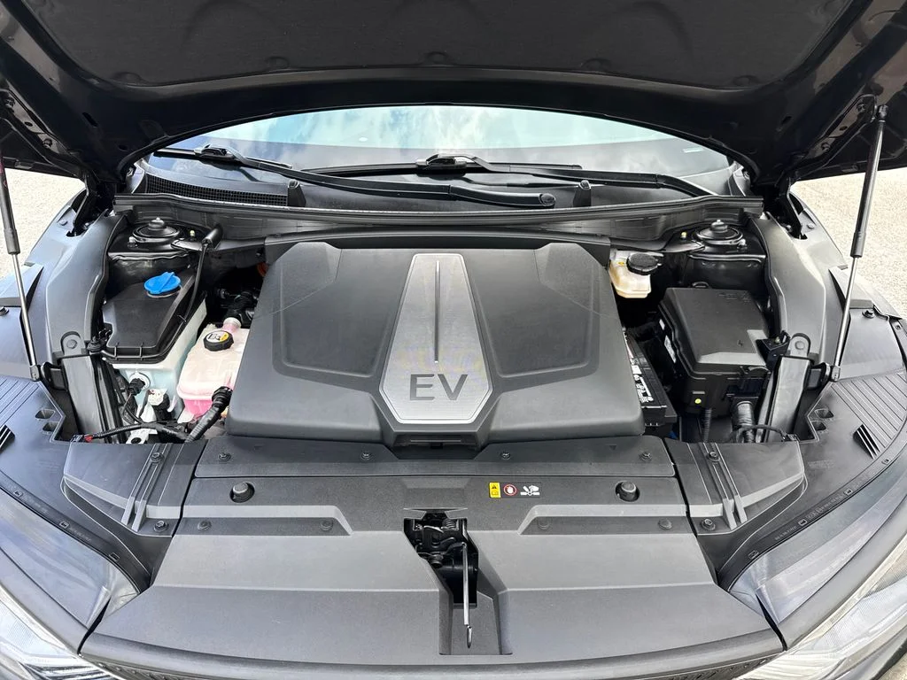 Certified Used 2023 Black Kia Wind image 29