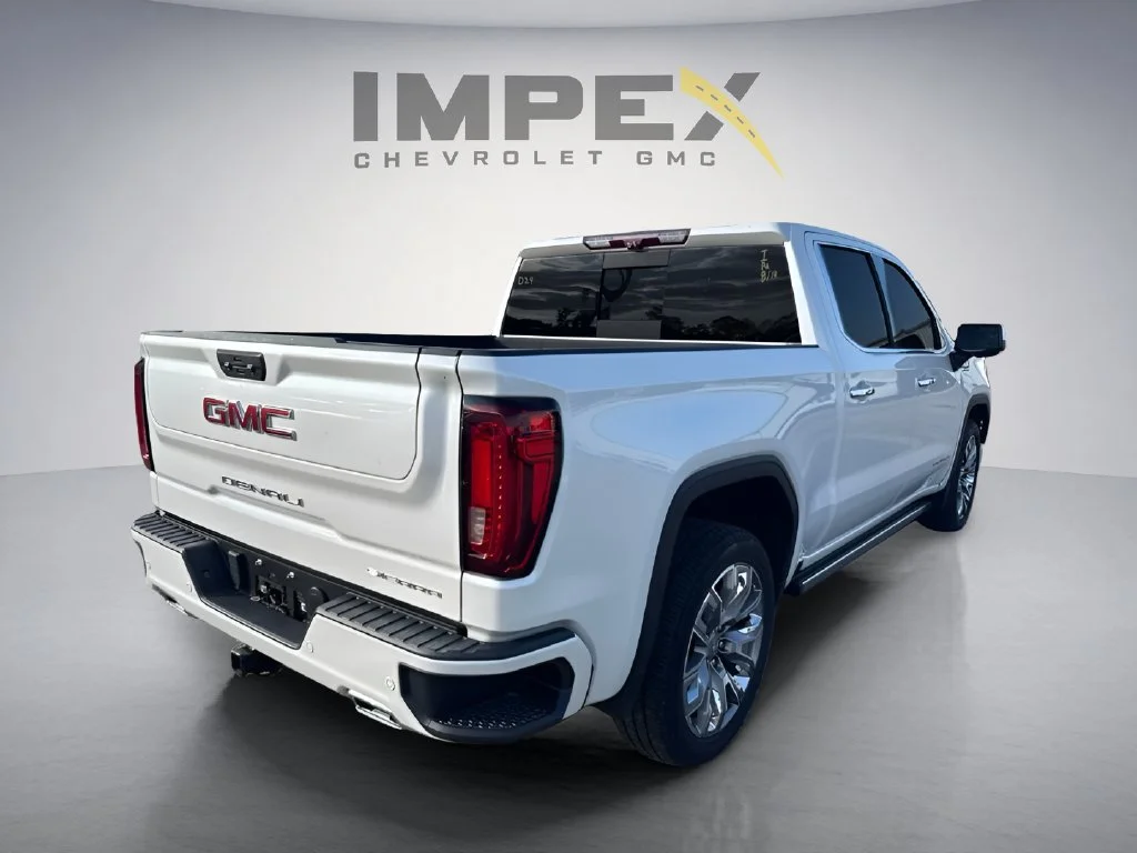 Used 2023 WHITE FROST TRICOAT GMC Denali image 5