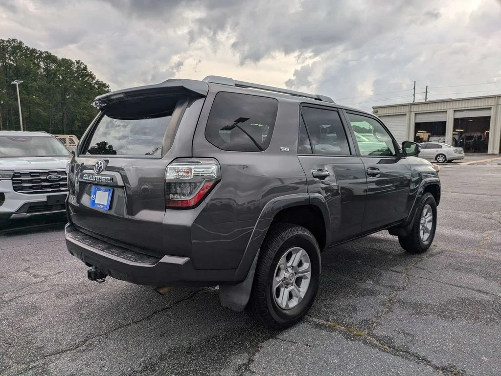 Used 2018 Magnetic Gray Metallic Toyota SR5 Premium image 4