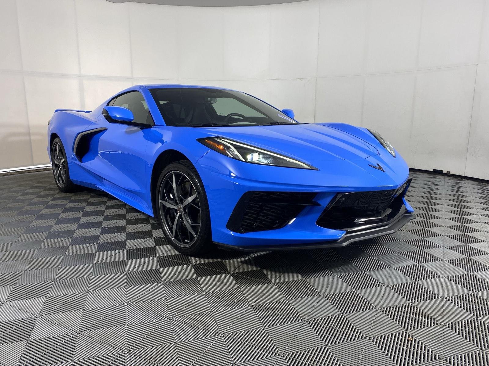 Used 2021 Rapid Blue Chevrolet 2LT image 9